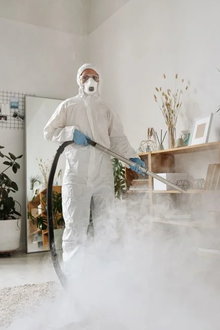 gallery-02 A cleaner is cleaning the floor in a laboratory setting